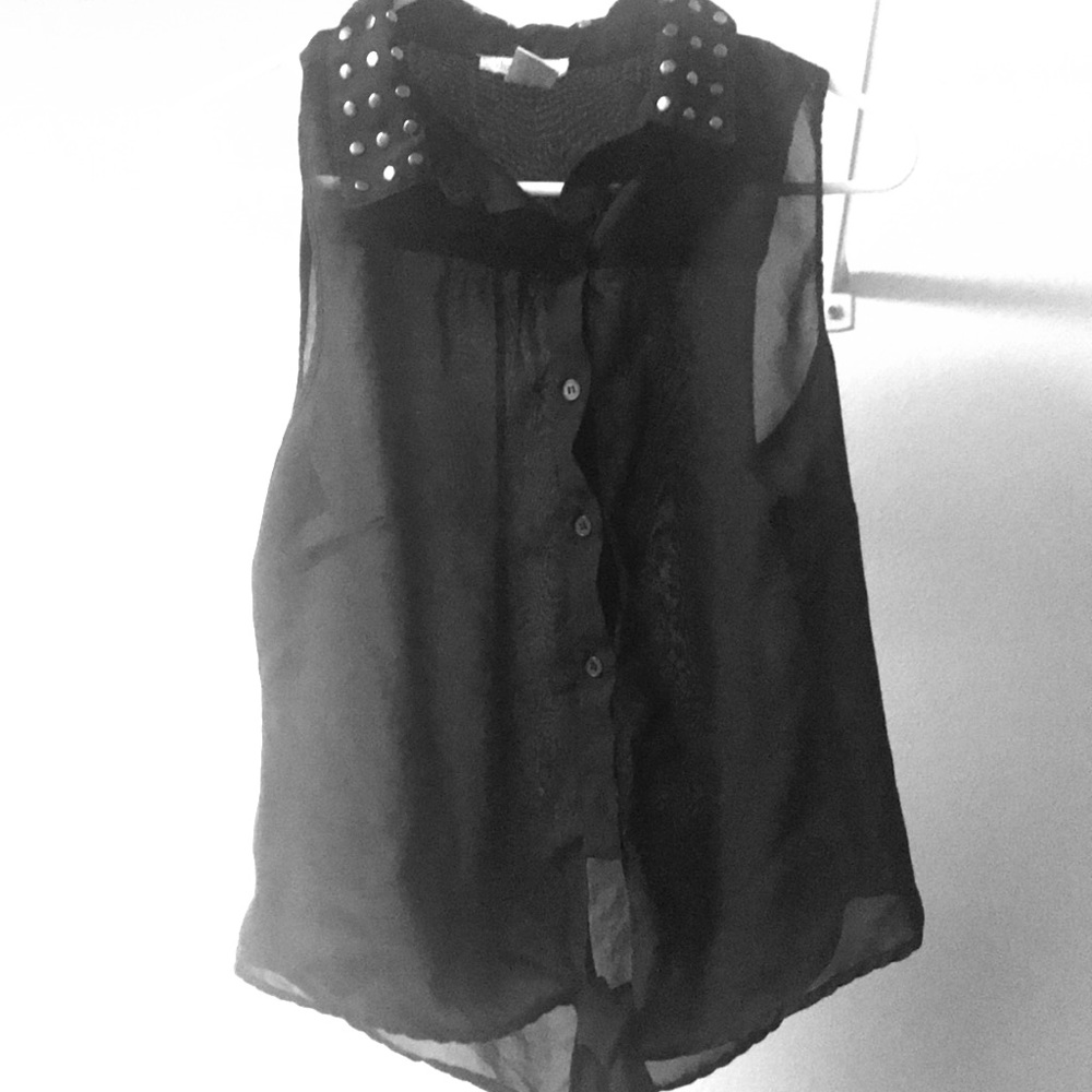 Seethrough black tie in the front top